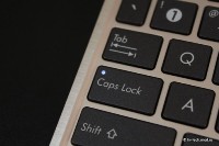 Отлючить или переназначить клавишу Caps Lock